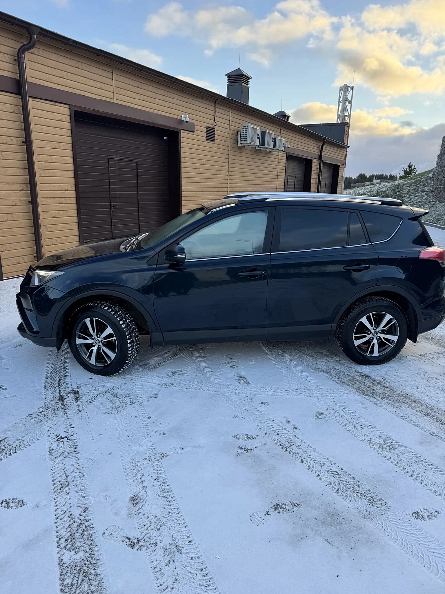 Toyota RAV4, 2018г., передний привод, вариатор