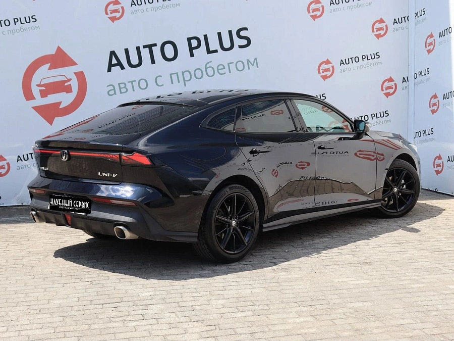 Changan UNI-V, 2023г., передний привод, робот