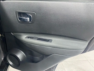 Nissan Qashqai, 2011г, передний привод, механика