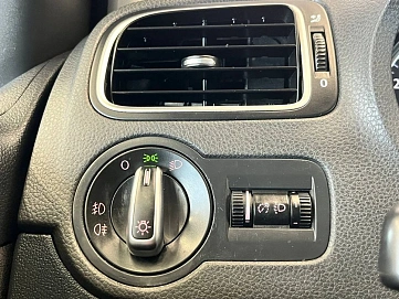 Volkswagen Polo, 2010г, передний привод, робот