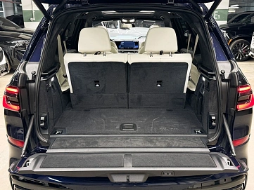 BMW X7, 2025г, полный привод, автомат
