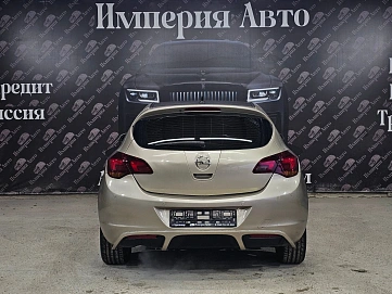 Opel Astra, 2011г, передний привод, автомат