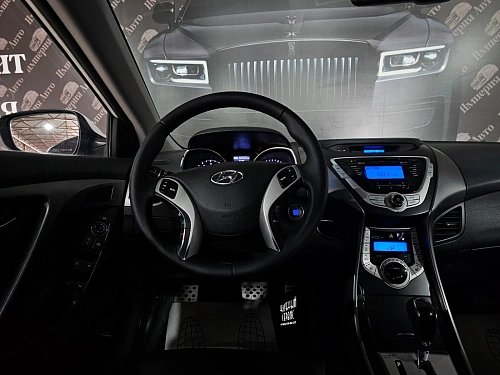 Hyundai Avante, 2011г, передний привод, автомат