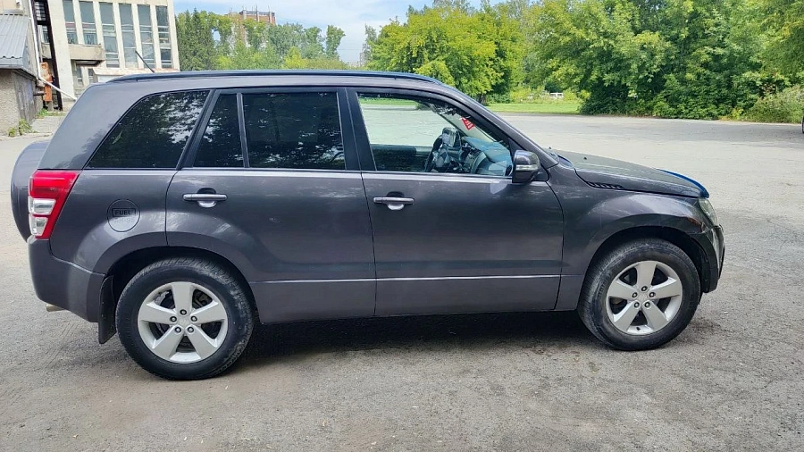 Suzuki Grand Vitara, 2010г., задний привод, автомат