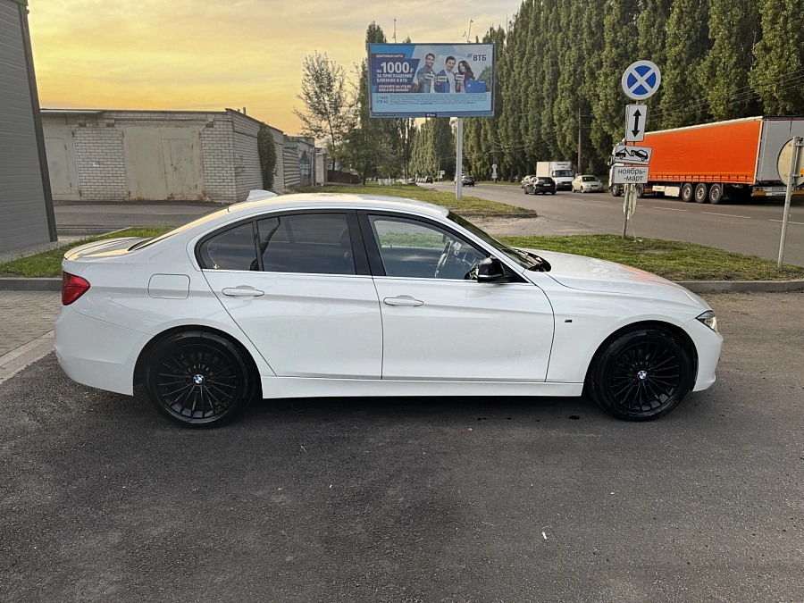 BMW 3 серии, 2012г., задний привод, автомат