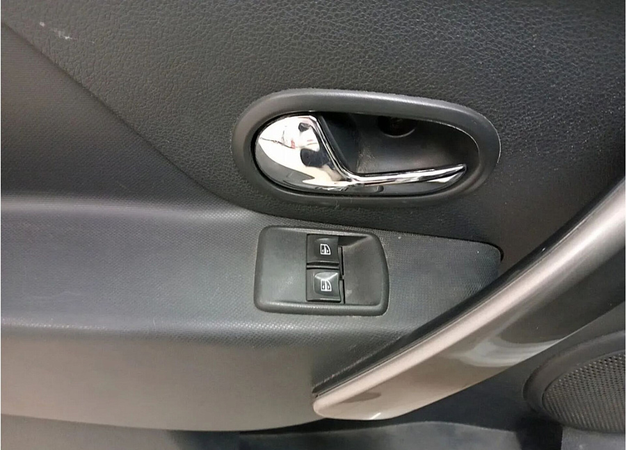 Renault Sandero, 2016г., передний привод, автомат