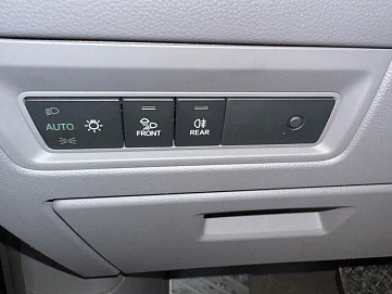 Volkswagen Touareg, 2025г, полный привод, автомат