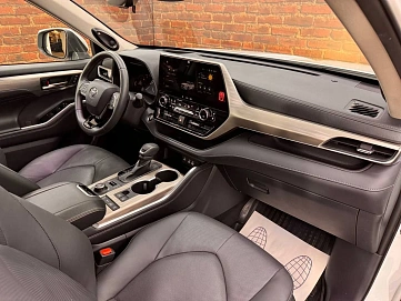 Toyota Highlander, 2025г, полный привод, автомат