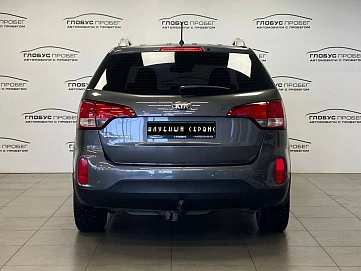 Kia Sorento, 2013г, передний привод, автомат