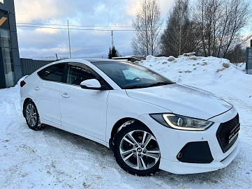 Hyundai Elantra, 2016г, передний привод, автомат