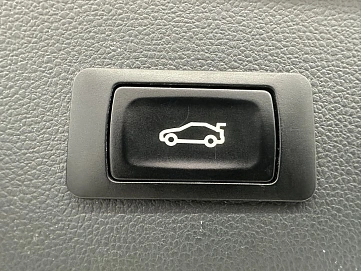 Volkswagen Tiguan, 2022г, передний привод, робот