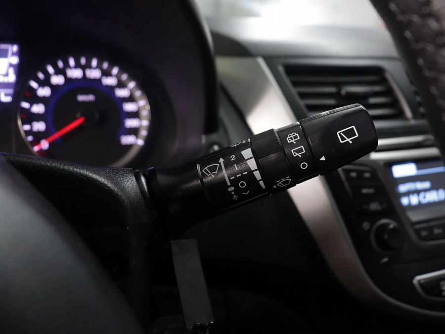 Hyundai Solaris, 2012г., передний привод, механика