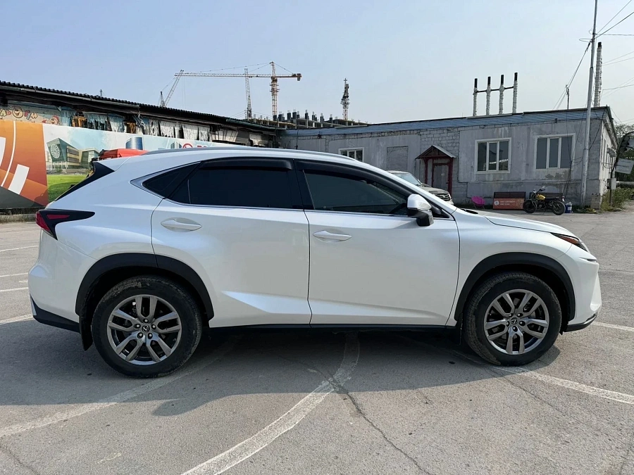 Lexus NX, 2018г., полный привод, вариатор