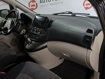 Mitsubishi Grandis, 2006г, полный привод, автомат