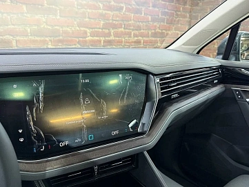 Volkswagen Touareg, 2025г, полный привод, автомат