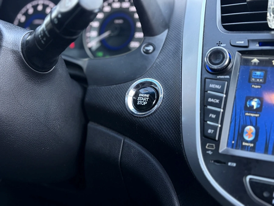 Hyundai Solaris, 2012г., передний привод, автомат