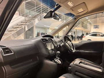 Nissan Serena, 2015г, передний привод, вариатор