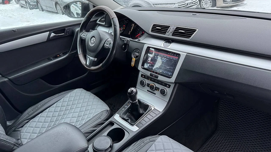 Volkswagen Passat, 2012г., передний привод, механика