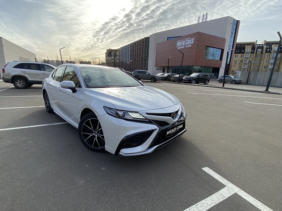 Toyota Camry, 2023г., передний привод, автомат