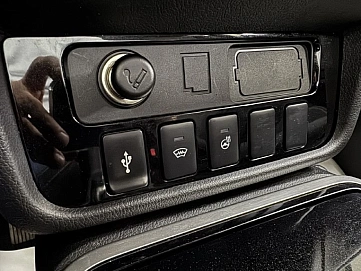 Mitsubishi Outlander, 2018г, передний привод, вариатор