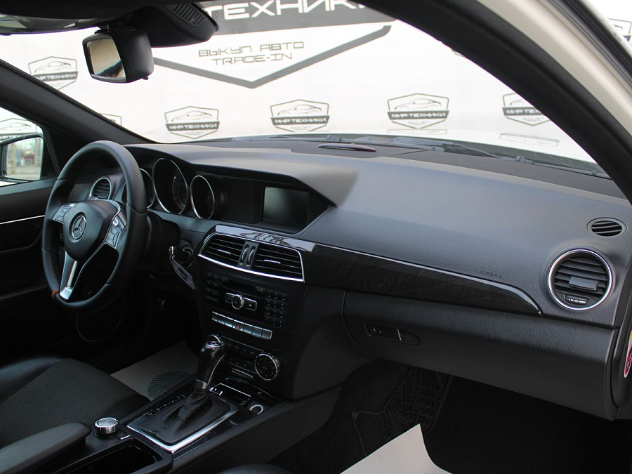 Mercedes-Benz , 2011г., задний привод, автомат