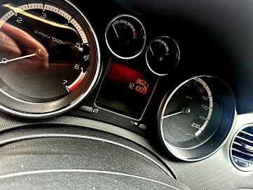Peugeot 308, 2011г, передний привод, автомат