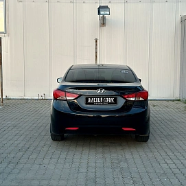 Hyundai Elantra, 2015г, передний привод, автомат
