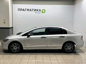 Honda Civic, 2006г, передний привод, механика