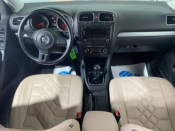 Volkswagen Golf, 2012г, передний привод, механика