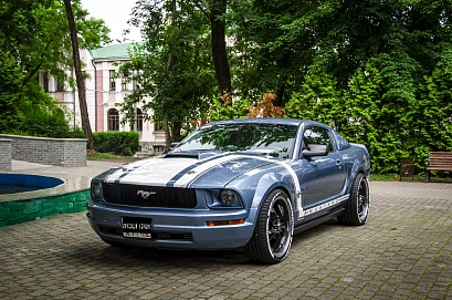 Ford Mustang, 2005г, задний привод, автомат