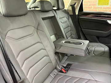 Volkswagen Touareg, 2025г, полный привод, автомат