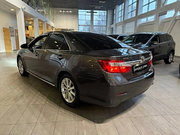 Toyota Camry, 2012г, передний привод, автомат
