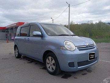 Toyota Sienta, 2013г, передний привод, вариатор