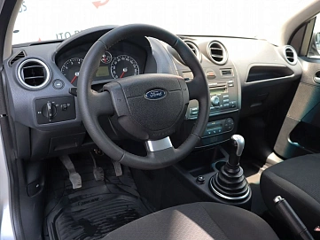 Ford Fiesta, 2006г, передний привод, механика