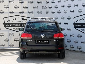 Volkswagen Touareg, 2005г, полный привод, автомат