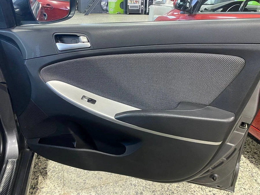 Hyundai Solaris, 2011г., передний привод, механика