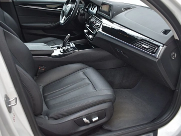 BMW 5 серии, 2018г., задний привод, автомат