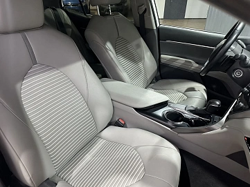 Toyota Camry, 2020г, передний привод, автомат