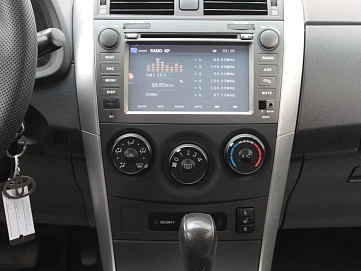 Toyota Corolla, 2012г, передний привод, автомат