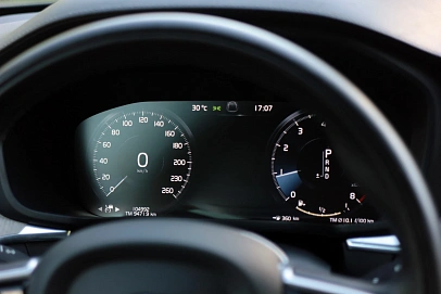 Volvo XC60, 2020г, полный привод, автомат