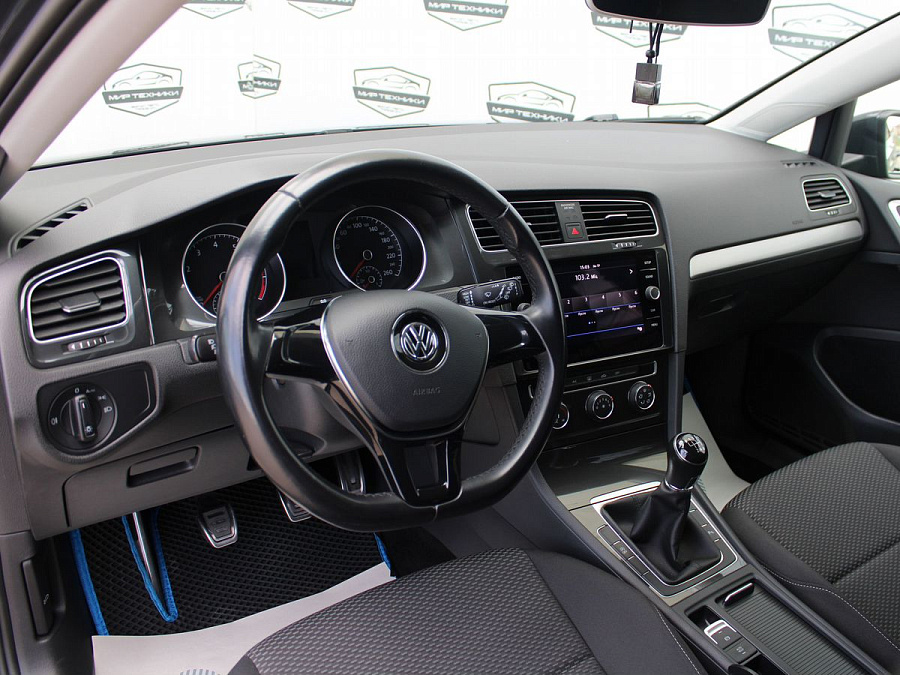 Volkswagen Golf, 2019г., передний привод, механика