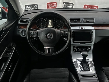 Volkswagen Passat, 2010г, передний привод, робот