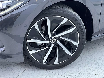 Volkswagen Lamando, 2022г., передний привод, робот