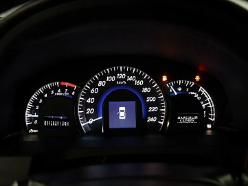 Toyota Camry, 2013г, передний привод, автомат