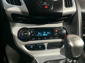 Ford Focus, 2013г, передний привод, механика