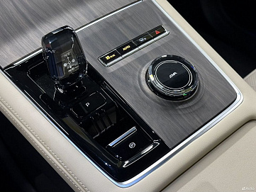 Geely Monjaro, 2024г, передний привод, автомат