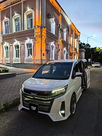 Toyota Noah, 2019г, передний привод, вариатор
