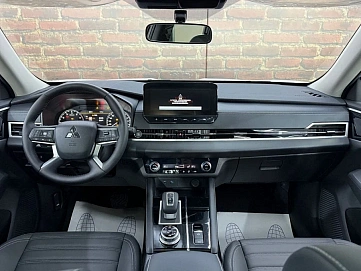 Mitsubishi Outlander, 2023г, передний привод, вариатор
