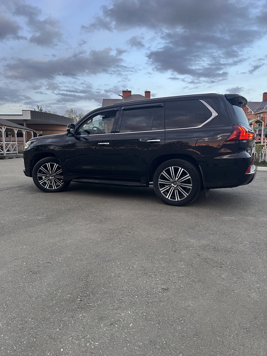 Lexus LX, 2016г., полный привод, автомат