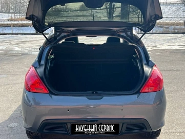 Peugeot 308, 2011г, передний привод, автомат